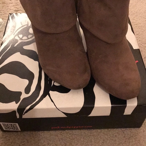 Taupe booties - Picture 3 of 4